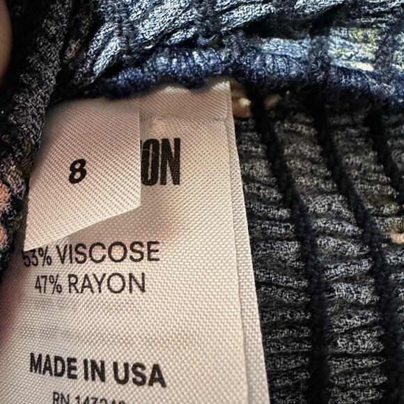 Reformation Floral Crop Top Square Neck Smocked Bodice Size 8 In Navy Blue NWT - Picture 7 of 9